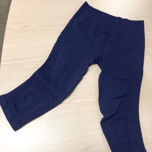 Lululemon mid rise capris